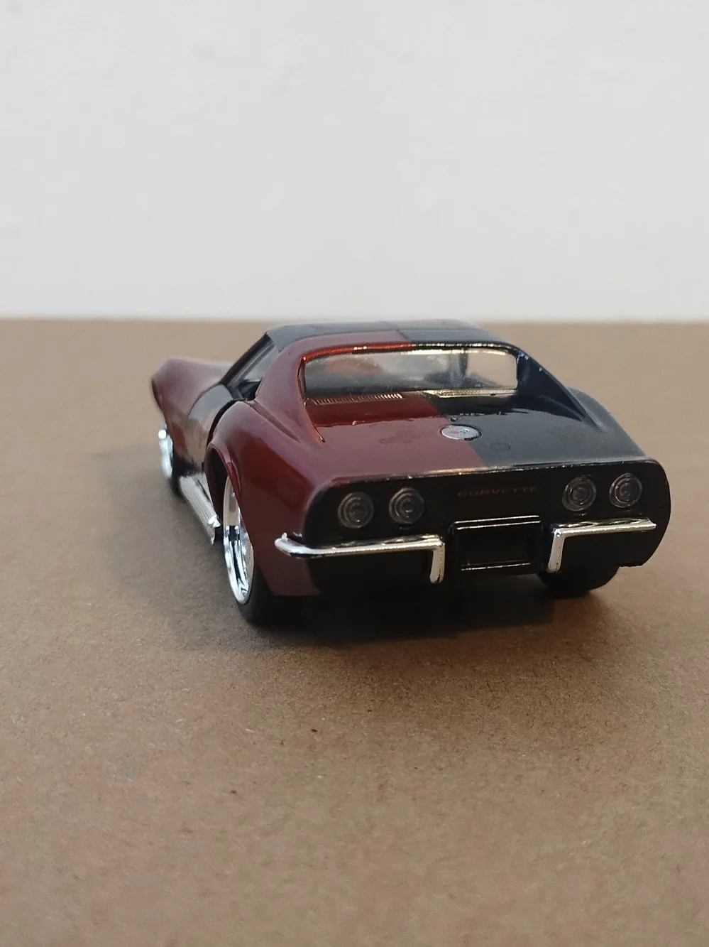 1969 Chevy Corvette stingray 1/32 scale diecast car jada very good condition